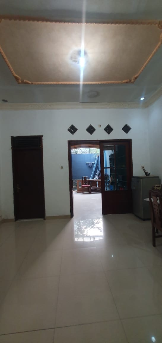 Disewakan Rumah di Katalya Jakarta Barat